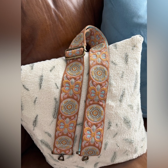 Boutique Floral Embroidered Boho Purse Bag Strap New - Picture 3 of 3